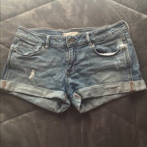 Bullhead Black Jean Shorts (no returns)